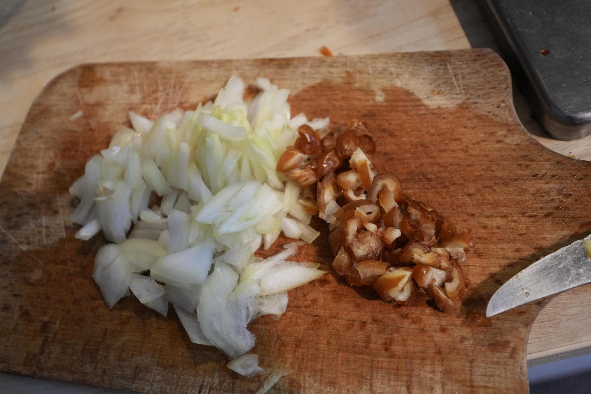thinly sliced dates