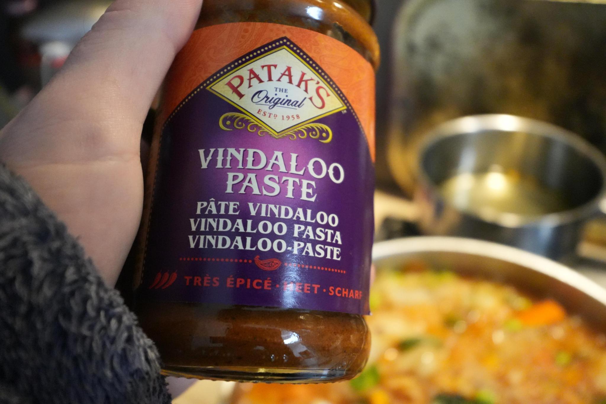 Indian curry pre-made mix, named vindaloo paste